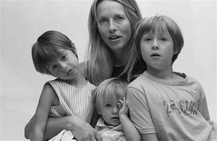 Discovering Hank Williams's Family: How Many Children Did He Have?