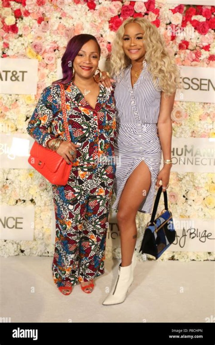 Exploring the World of Samaria Leah Wisdom Smith: Fashion, Family, and Entrepreneurship